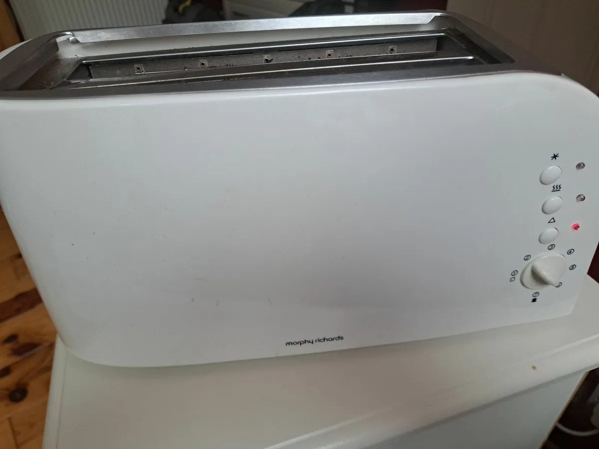 TOASTER  MORPHY RICHARDS - Image 1
