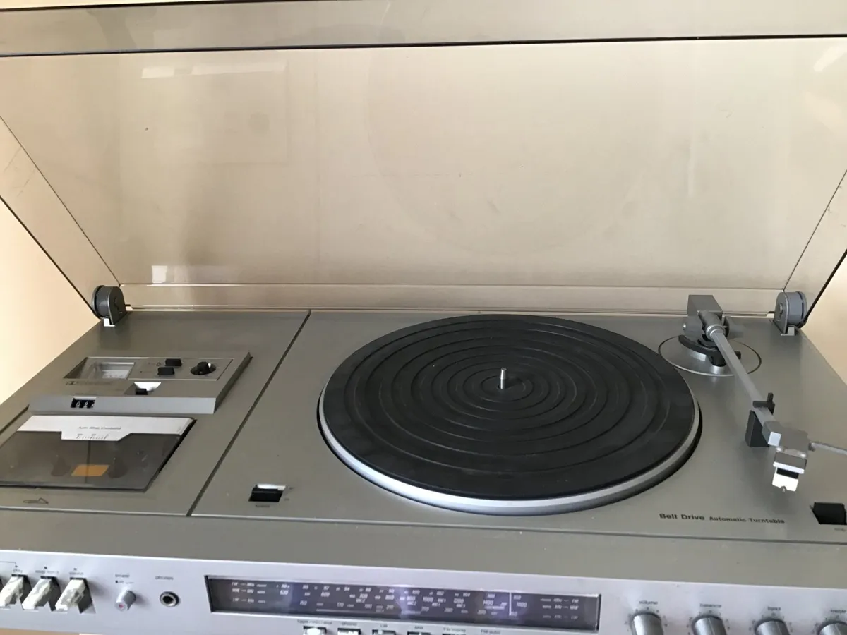 Radio /tape/recored player - Image 2