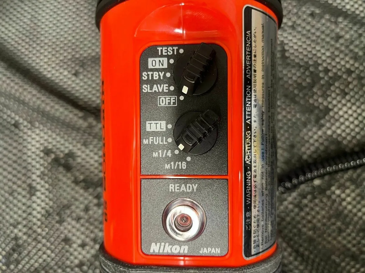 Nikon SB-105 Underwater Light - Image 3