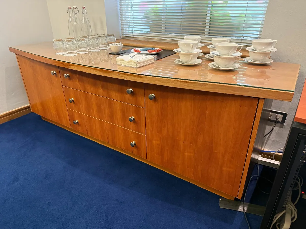 Online Auction Of A Door & Storage Units & More! - Image 4