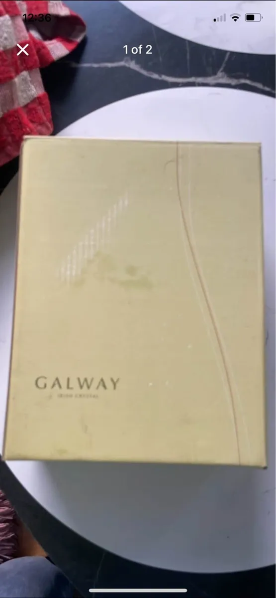 Glass salt and pepper shakers - Image 2