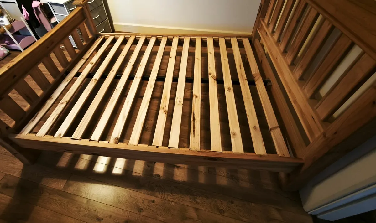 Solid wood Wardrobe, double bed and 2 lockers - Image 4