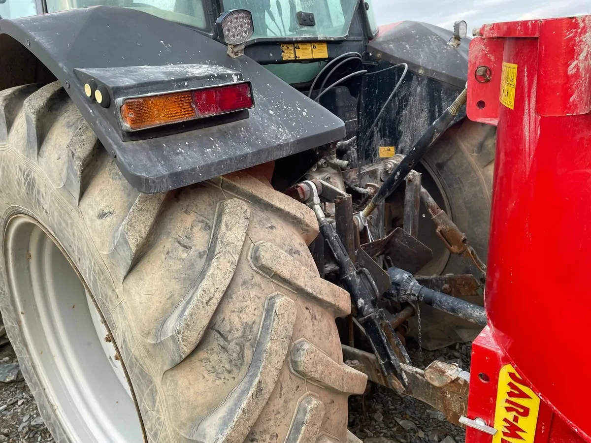 Massey Ferguson tractor 1997 - Image 3