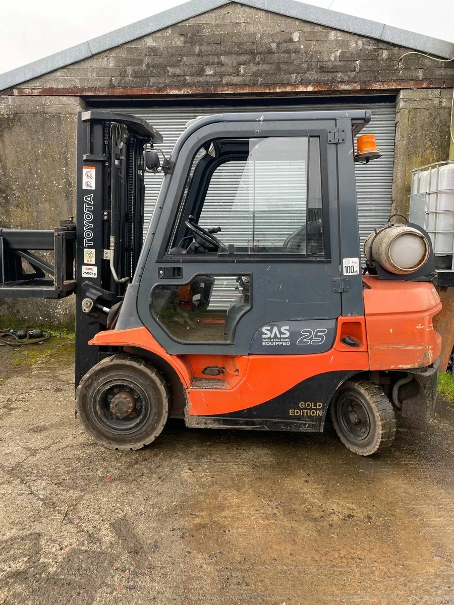 Toyota Forklift - Image 4