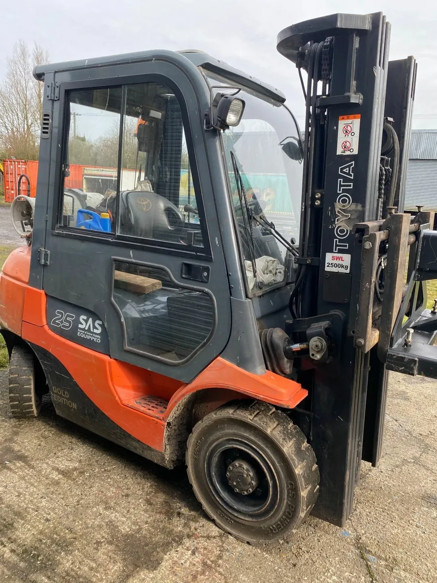 Toyota Forklift - Image 3