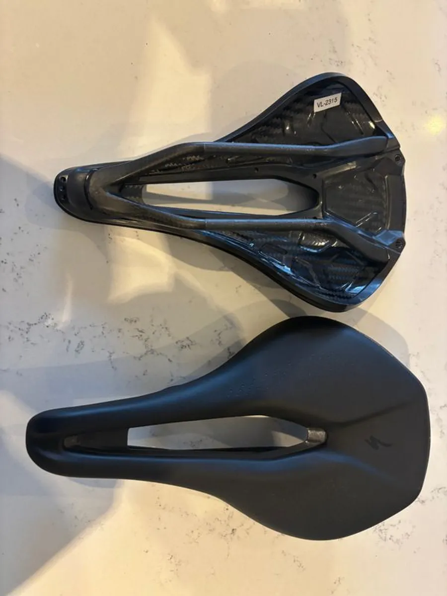 Specialized saddles and bottle cages - Image 1