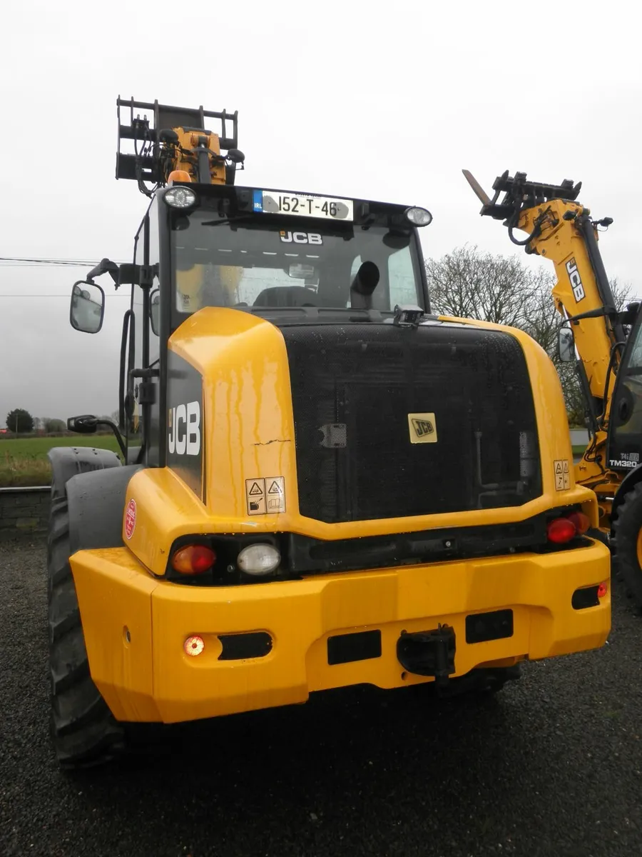 2015 JCB 320 Loader - Image 1