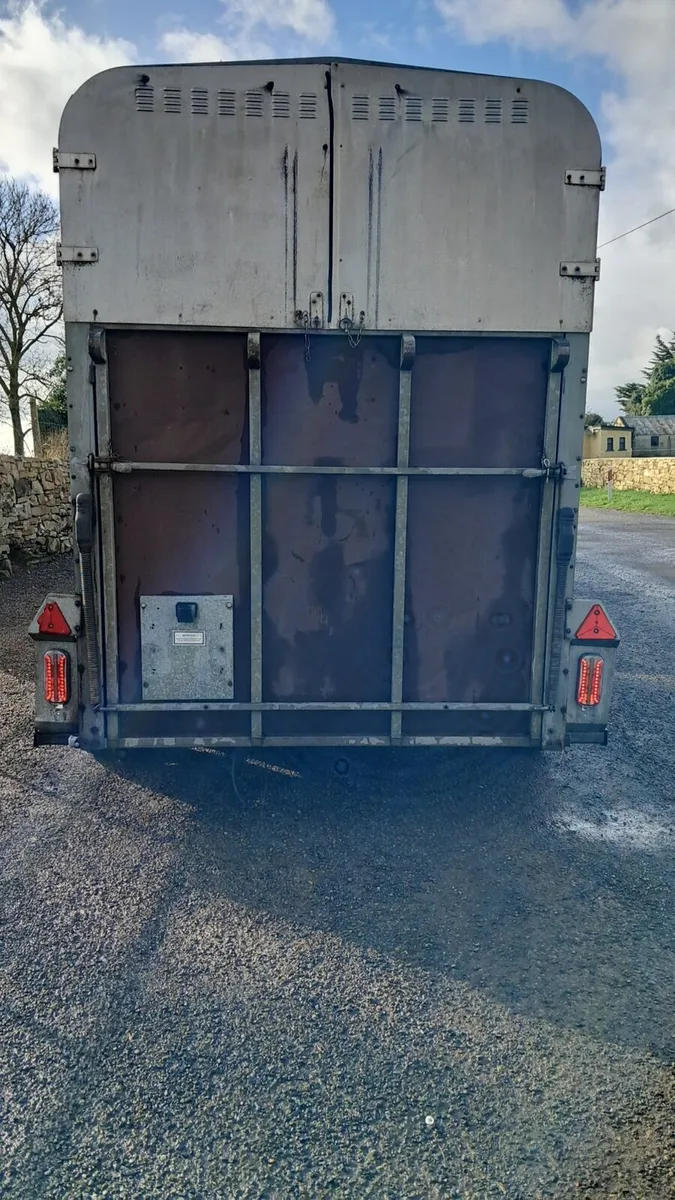 Horse box - Image 2