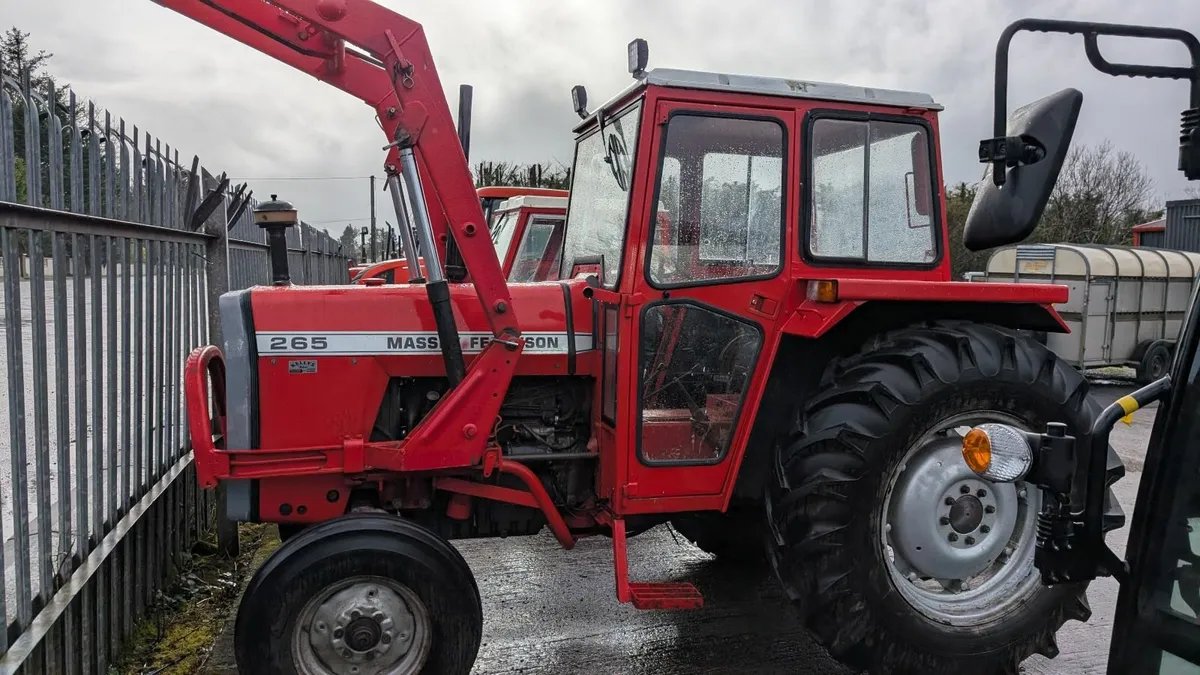 Massey Ferguson - Image 1