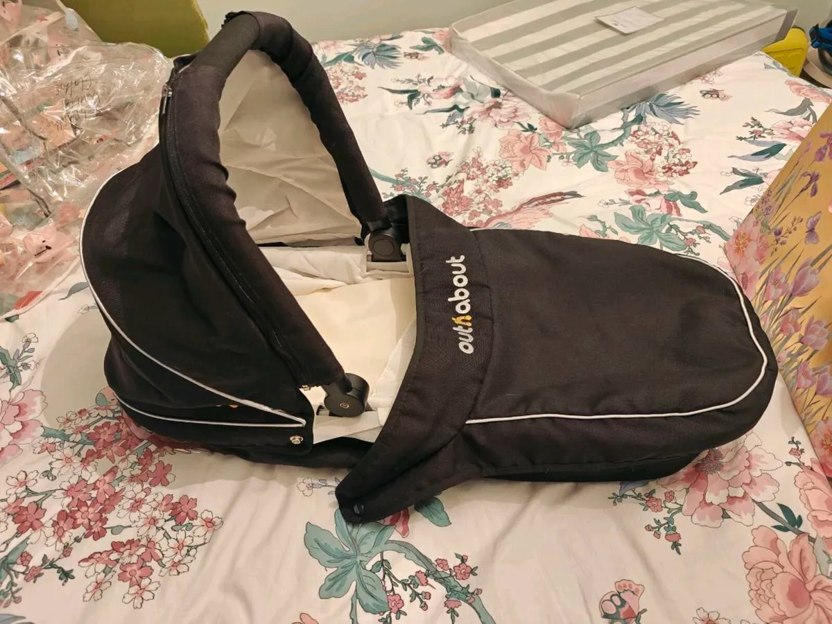 Out N About Bassinet (without adapter)