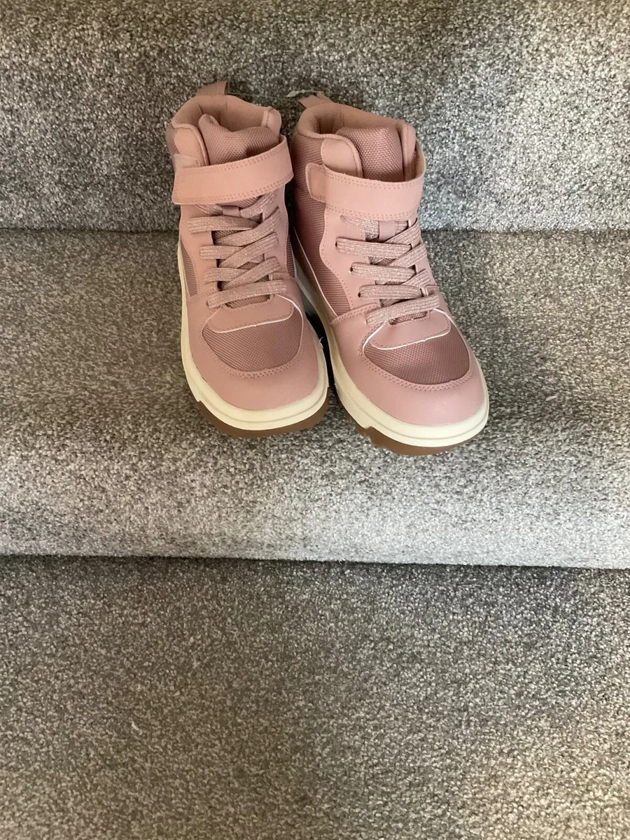 Girls boots, size 2, brand new - Image 3