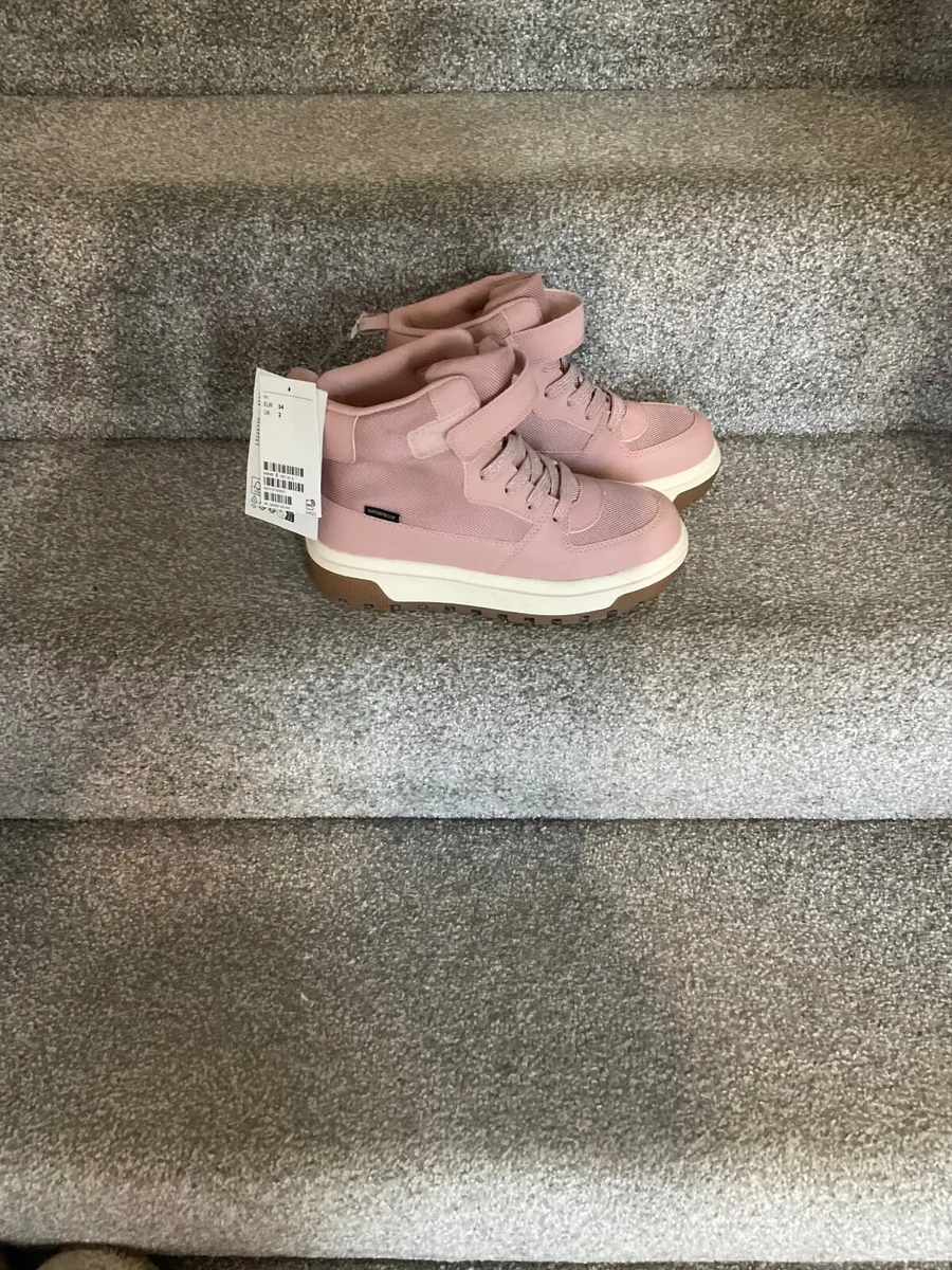 Girls boots, size 2, brand new - Image 1