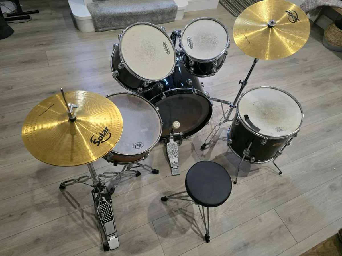 Pearl Target 5 piece Drum Kit - Image 3
