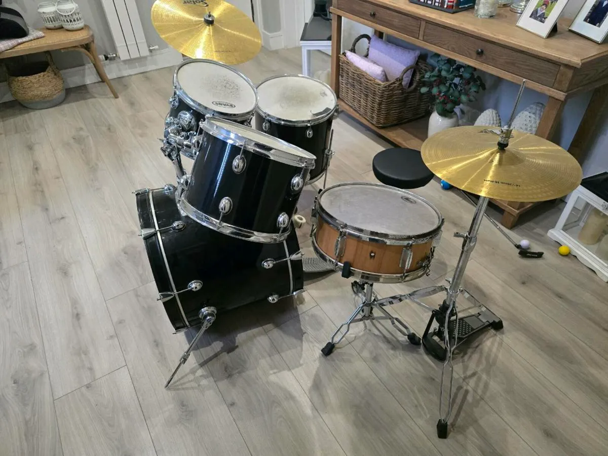 Pearl Target 5 piece Drum Kit - Image 4