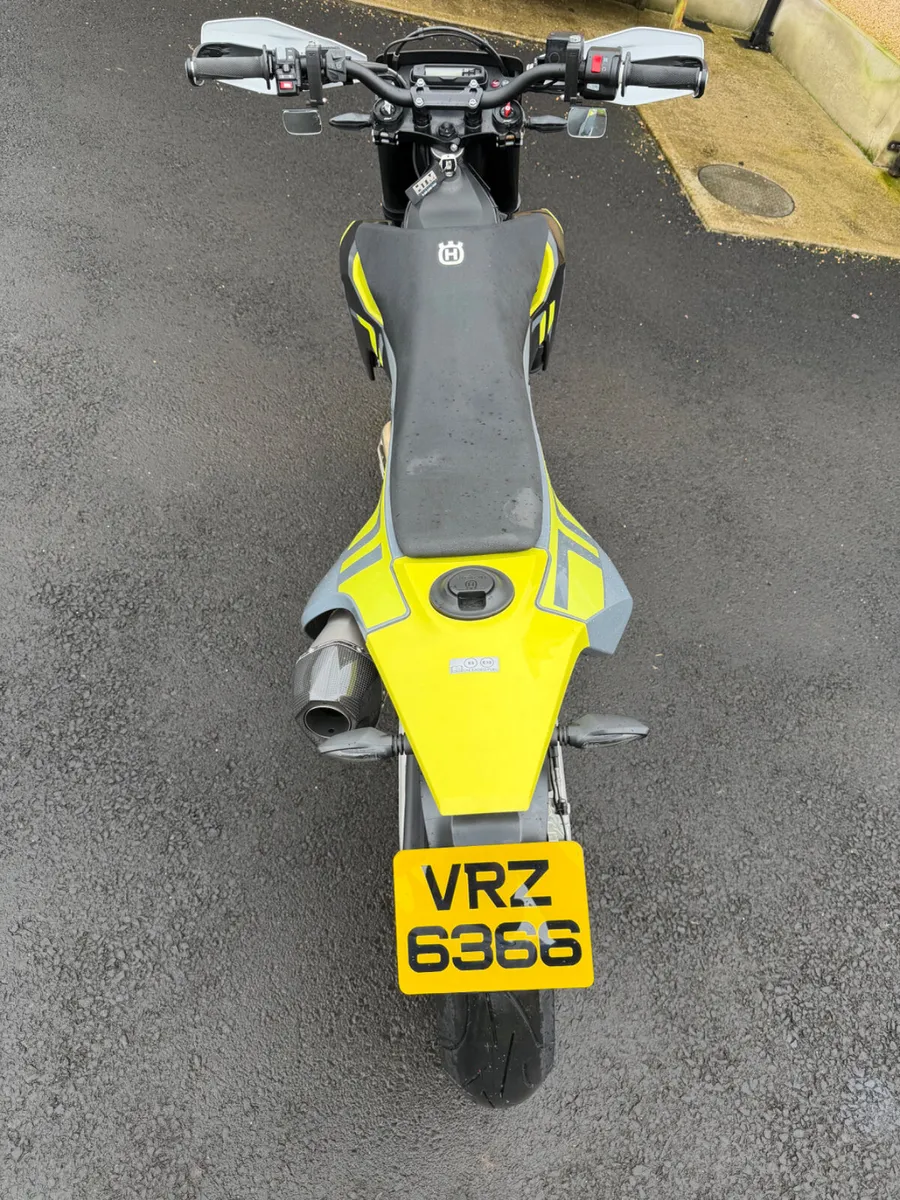 2024 Husqvarna 701 - Image 3