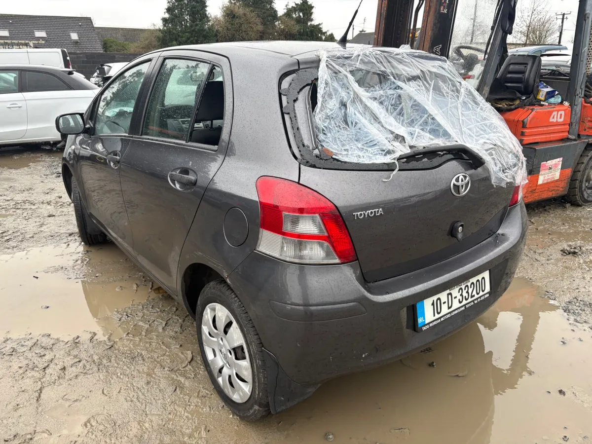 2010 Toyota Yaris Drive away - Image 4