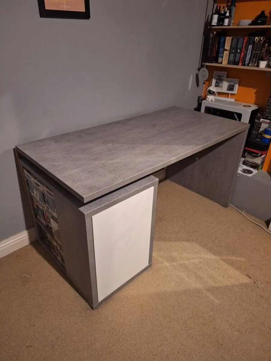 ikea desk - Image 1