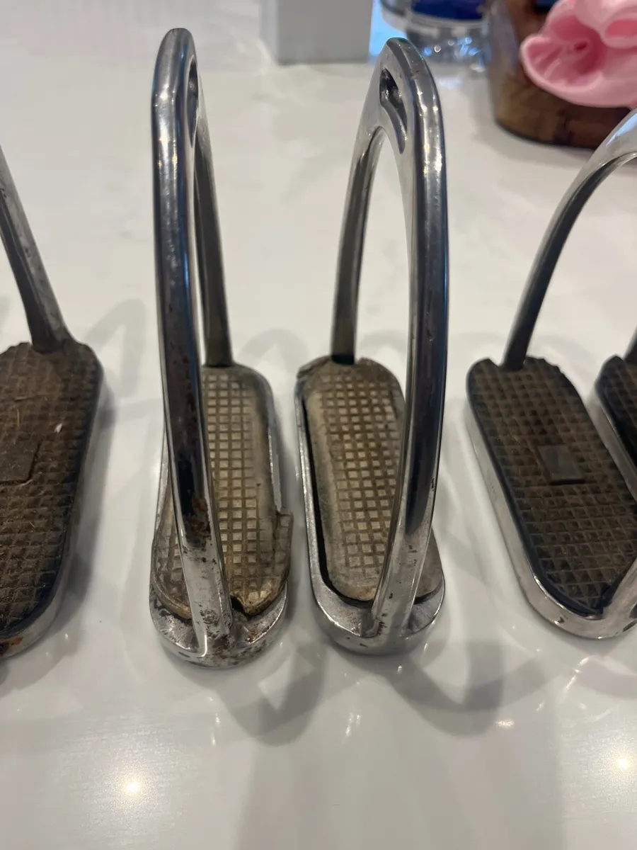 Shires stirrups - Image 4