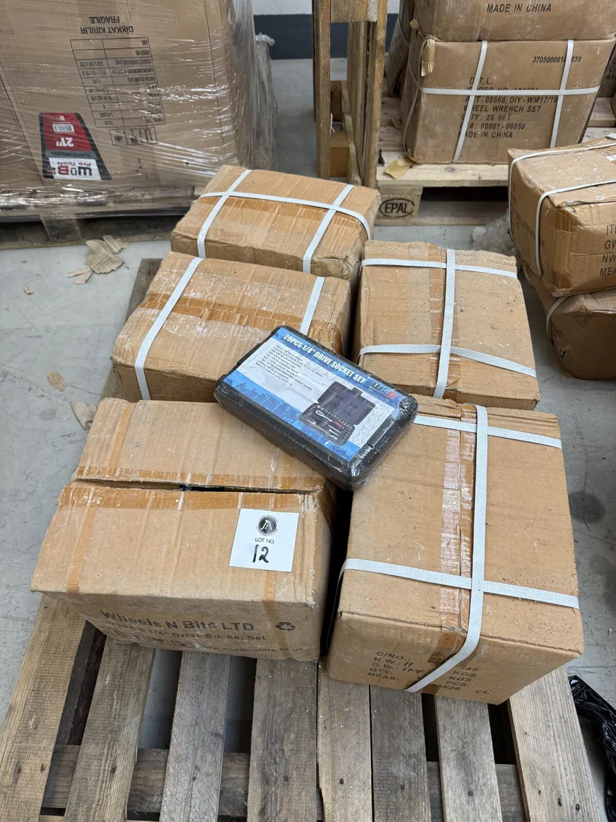 60 x 1/4in Drive Socket Sets **Online Auction** - Image 1