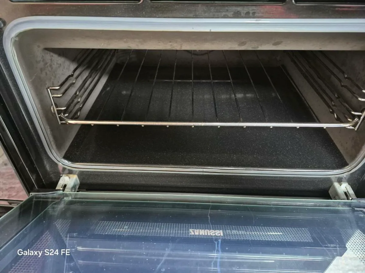 Zanussi Freestanding Electric Cooker 55cm - Image 4