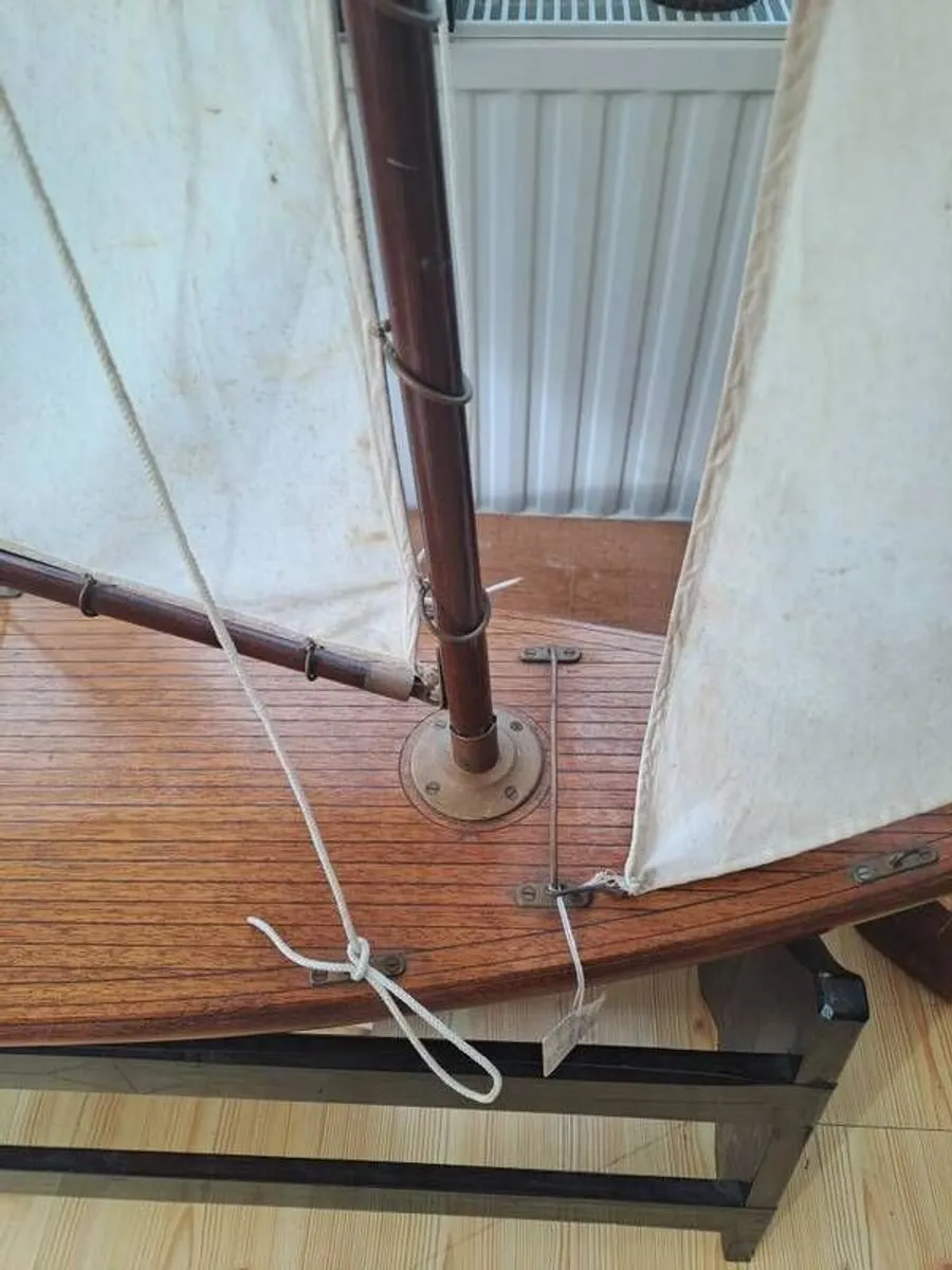 antique 1911 models sailing boat - Image 2
