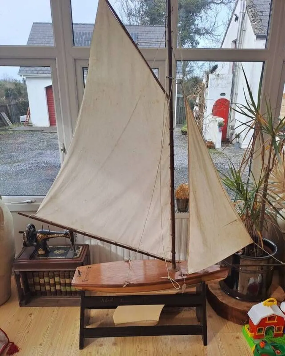 antique 1911 models sailing boat - Image 1