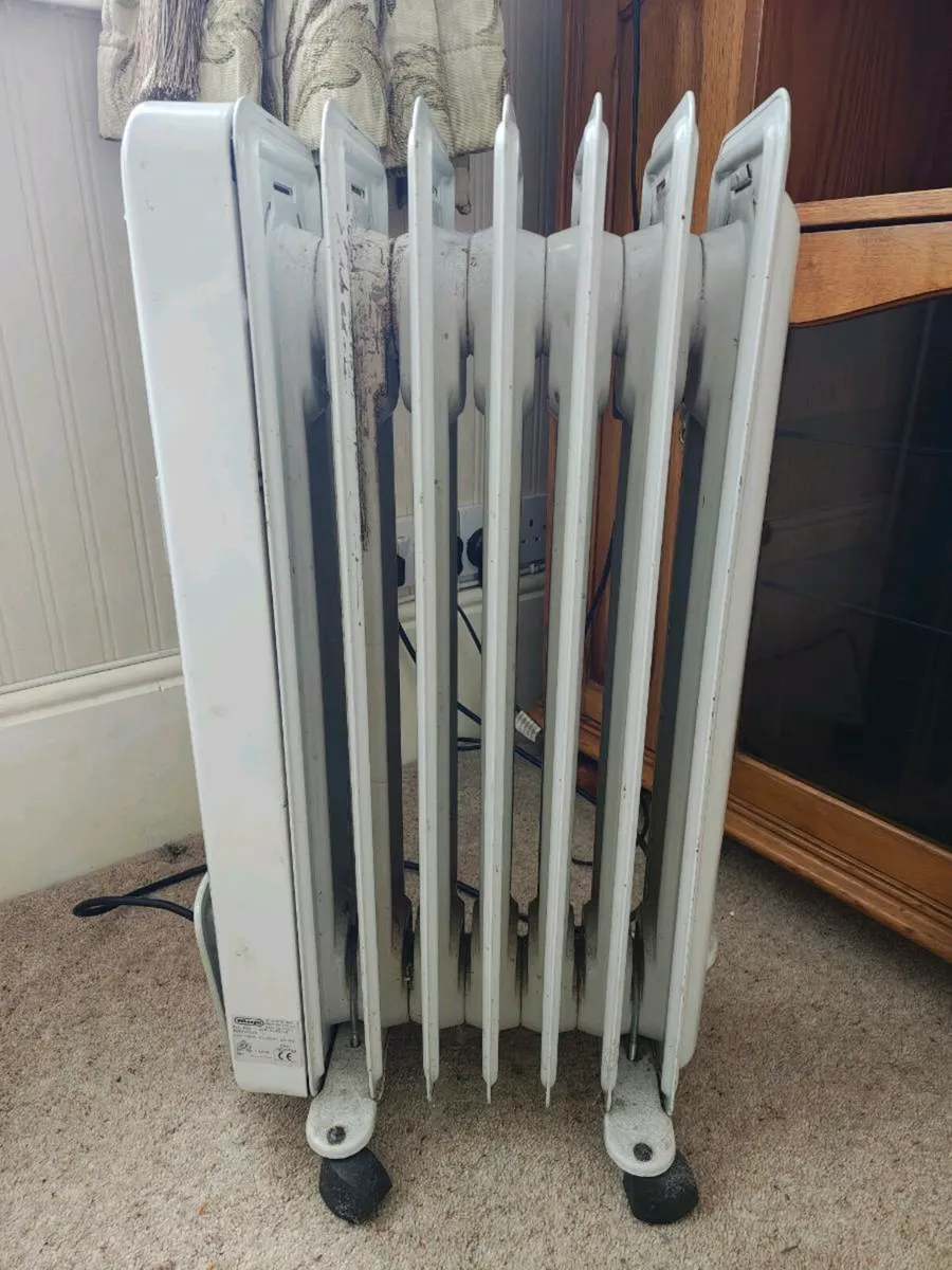 De’Longhi Oil-Filled Radiator 1500W - Image 1