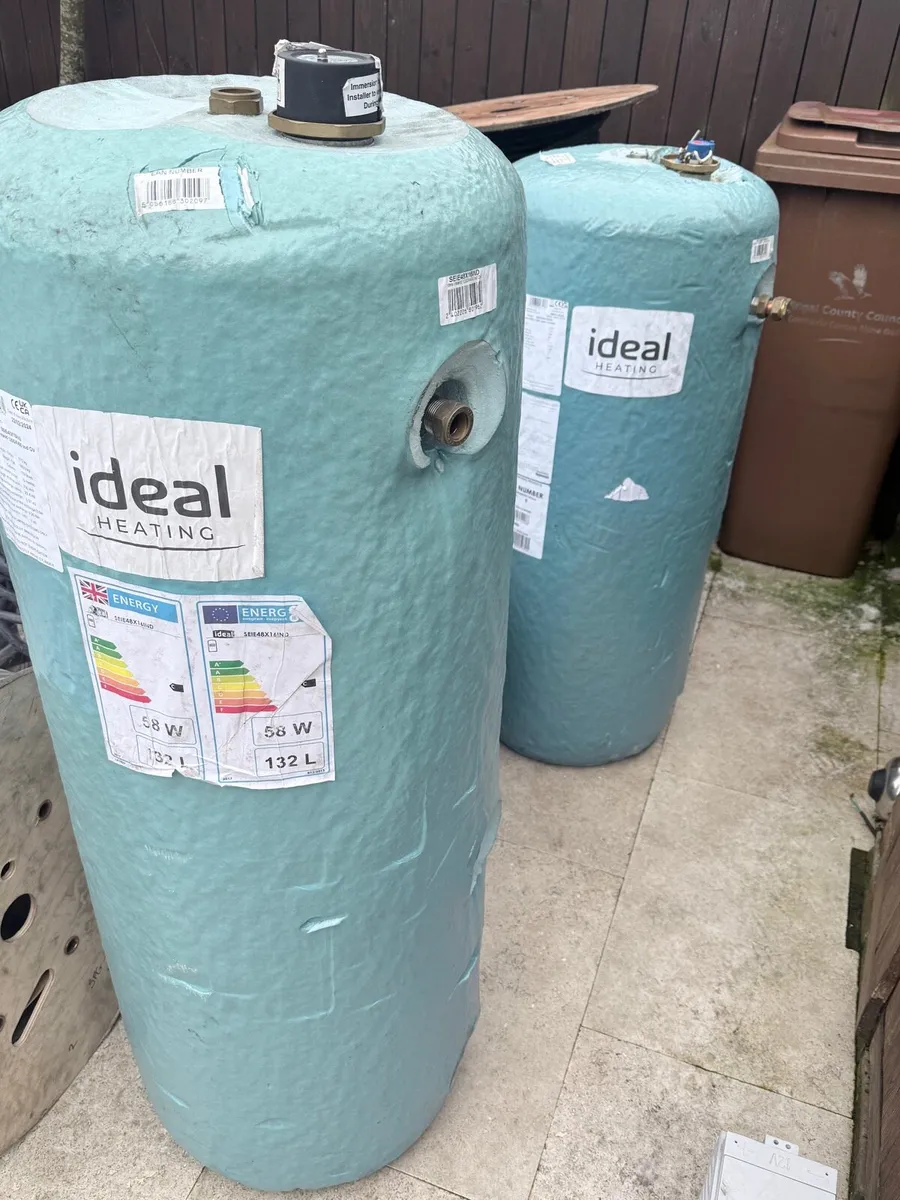 Hot water cylinder. - Image 1