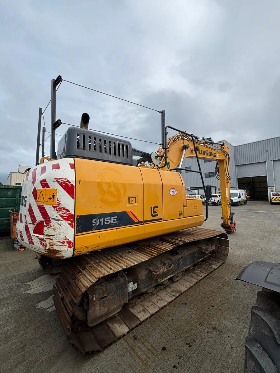 2021 LiuGong 915E Excavator - Image 2