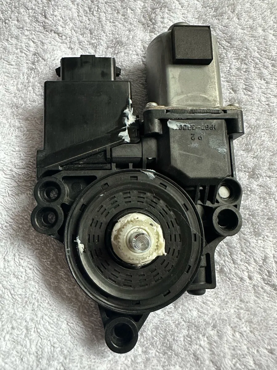 Kia Ceed 2016 Rear Window Motor - Image 3