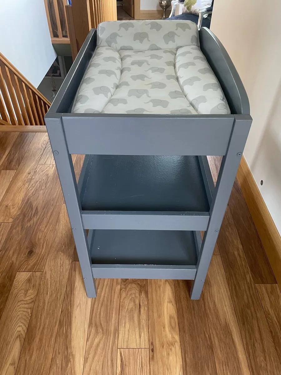 Changing Table - Image 3