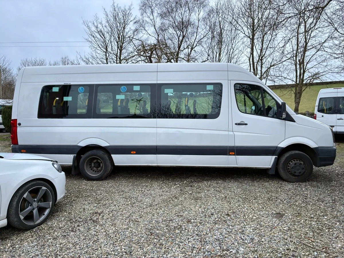 VW Crafter minibus - Image 2