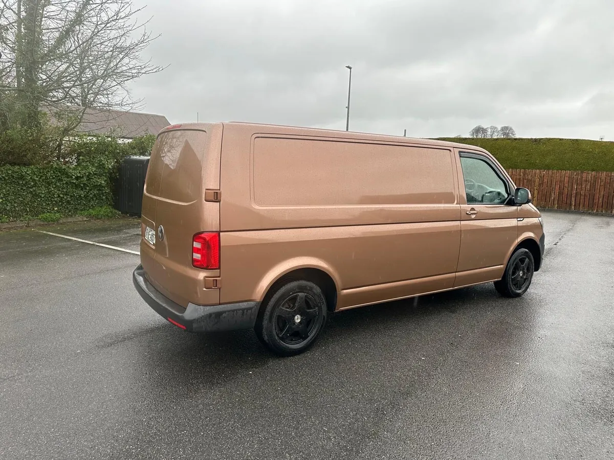 VW Transporter - Image 2