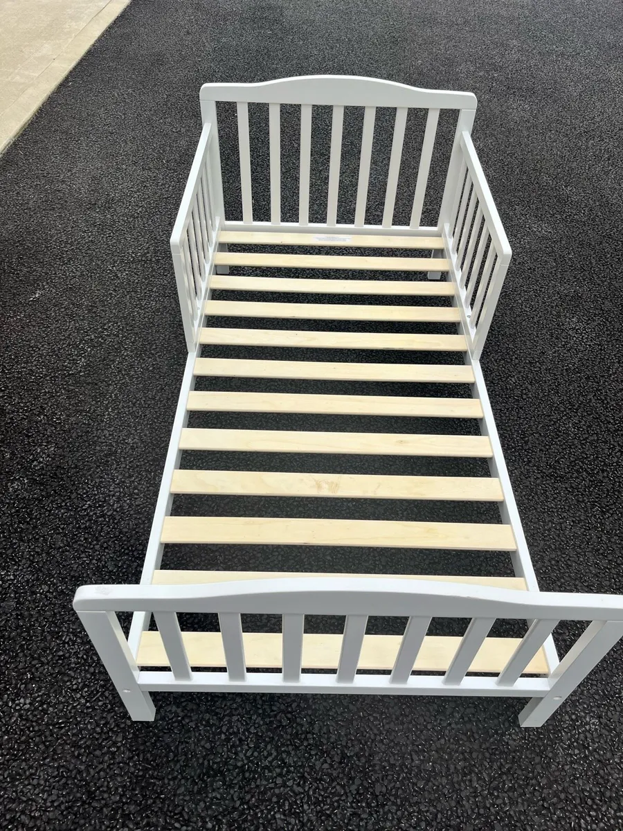 Toddler bed - Image 2