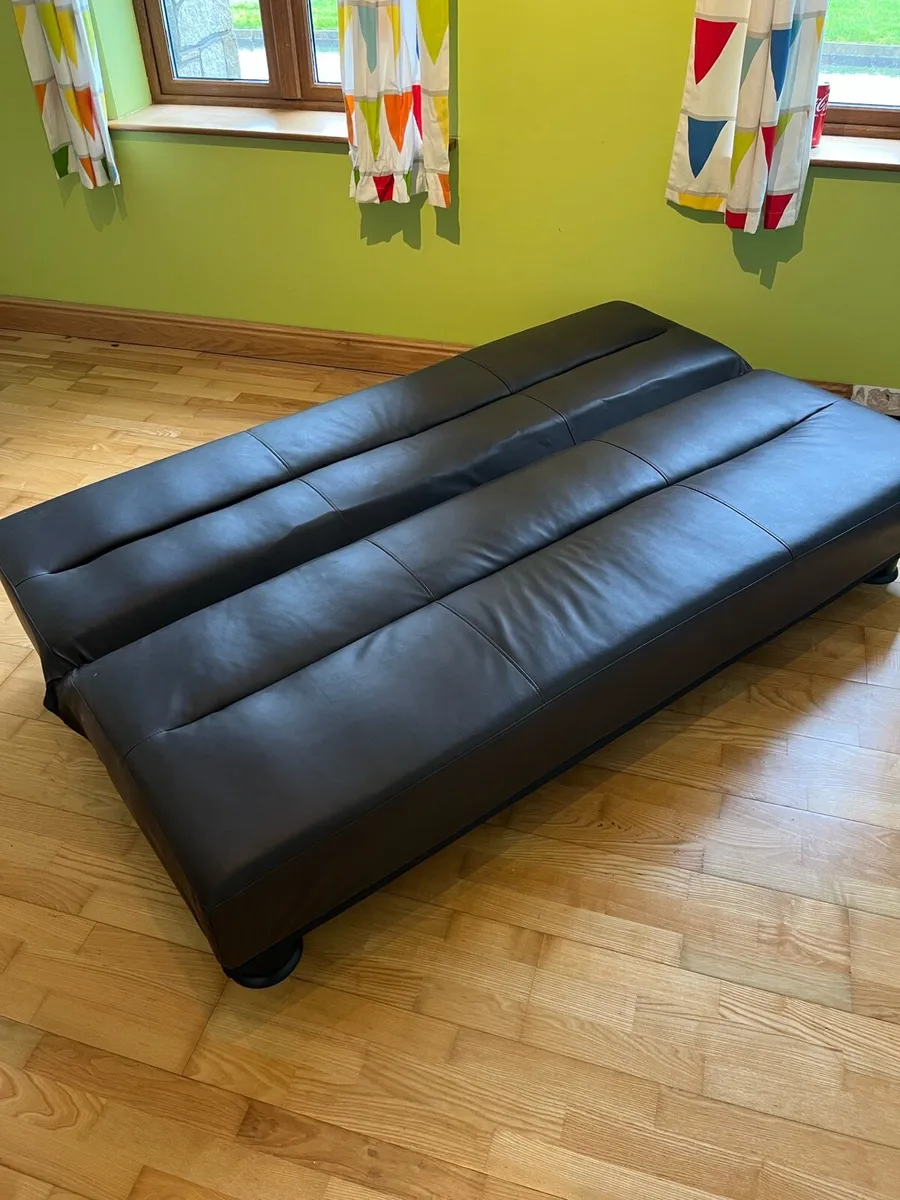 Couch bed and rocking chair - Image 2