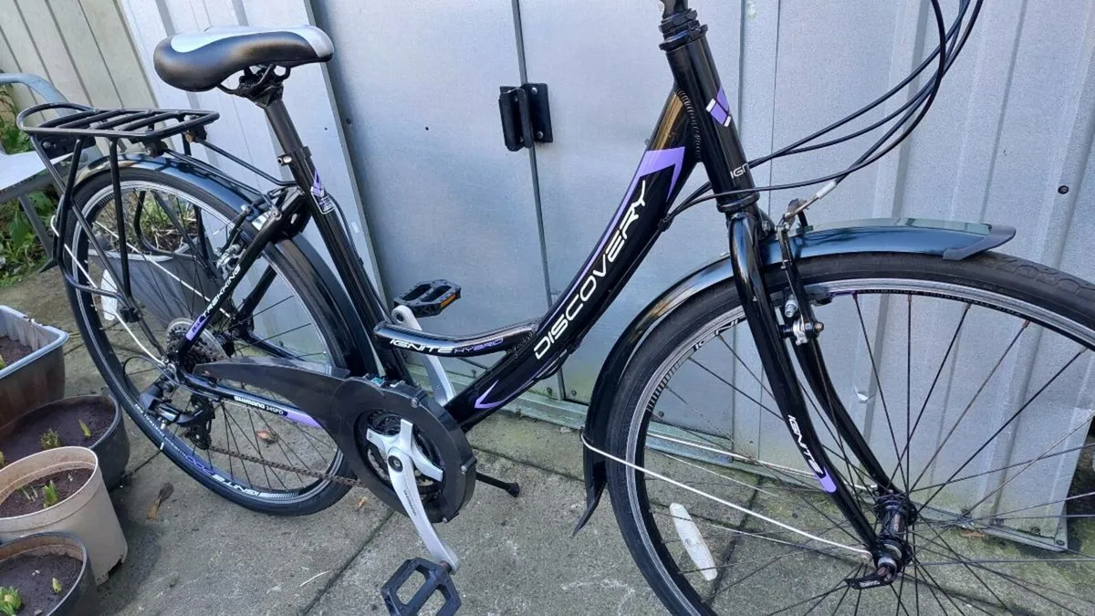 Bentini Discovery Hybrid Trekking Bike - Image 1