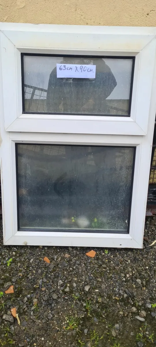 Selection of PVC windows in perfect condition - Image 2