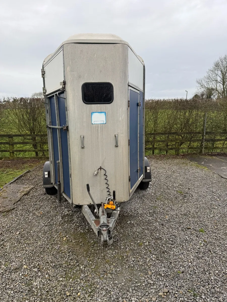 Hunter 505 Horsebox - Image 2