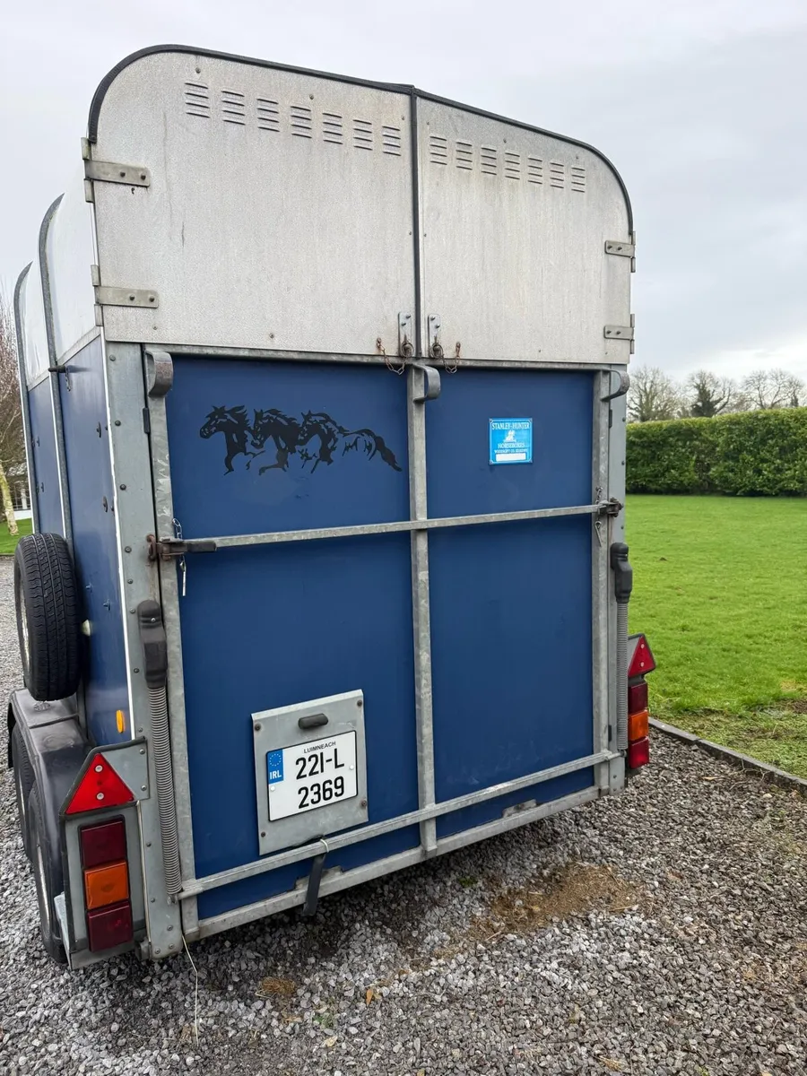 Hunter 505 Horsebox - Image 3