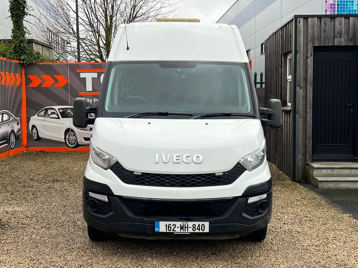 ==STUNNING VAN//AUTO//FULL LEATHER//CLEAN VAN== - Image 3