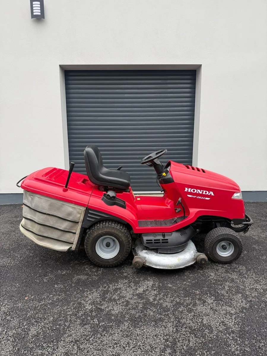 Ride-On Lawnmower - Image 3