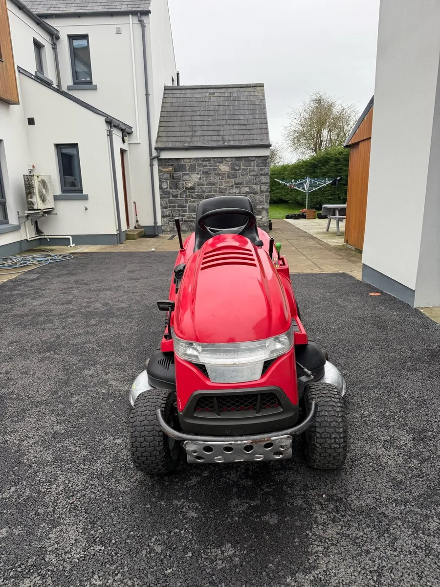 Ride-On Lawnmower - Image 4