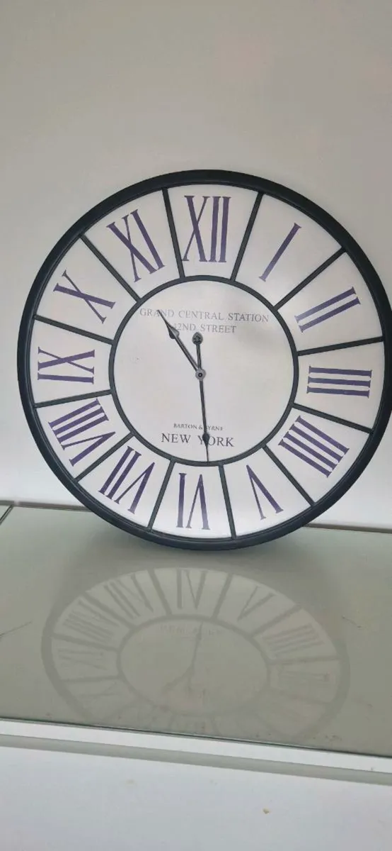 Fabulous big new york wall clock standout piece - Image 2
