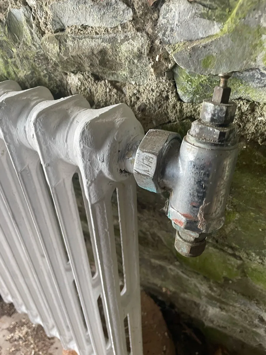 Vintage Cast Iron Radiator - Image 4