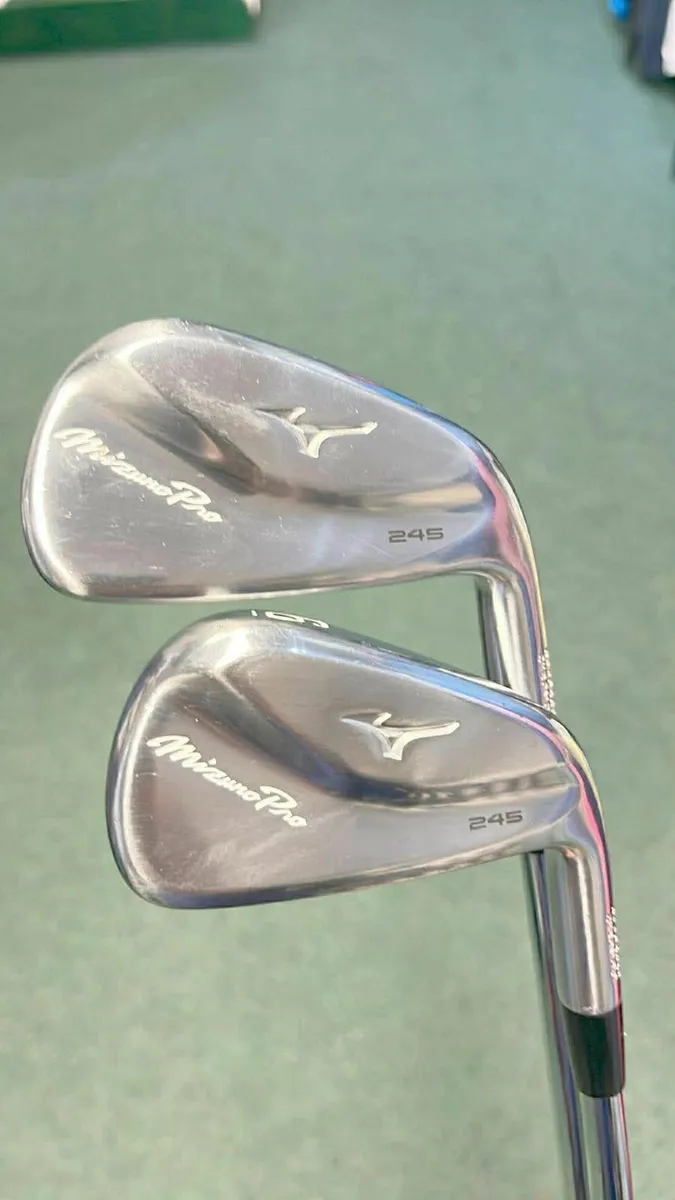Mizuno Pro 245 5-GW Dynamic Gold Stiff €895 - Image 2