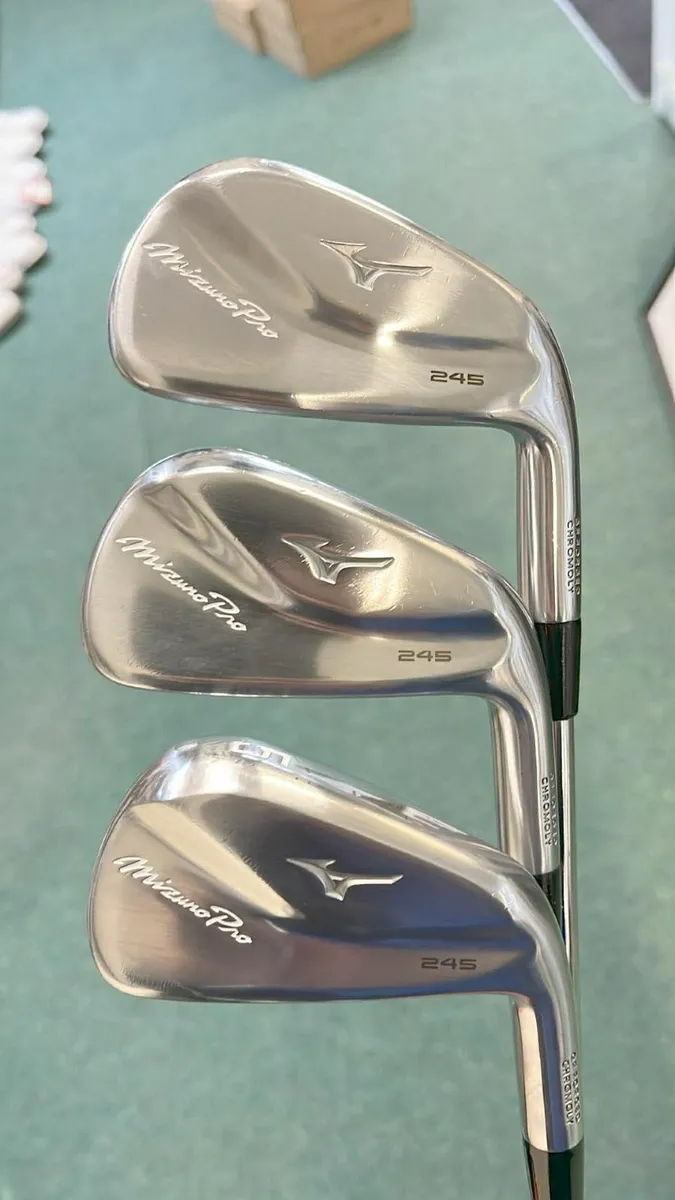 Mizuno Pro 245 5-GW Dynamic Gold Stiff €895 - Image 1