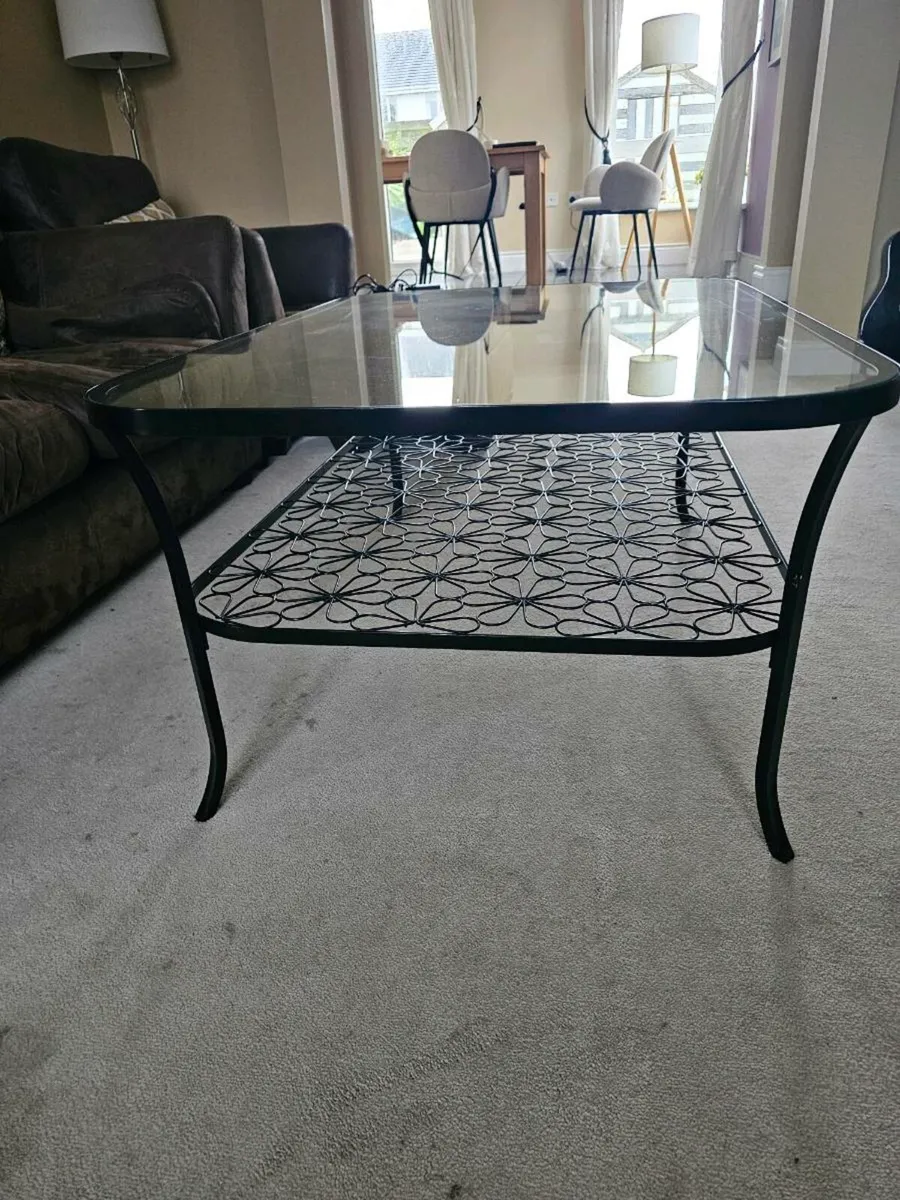 Dining room chairs & coffee table - Image 3