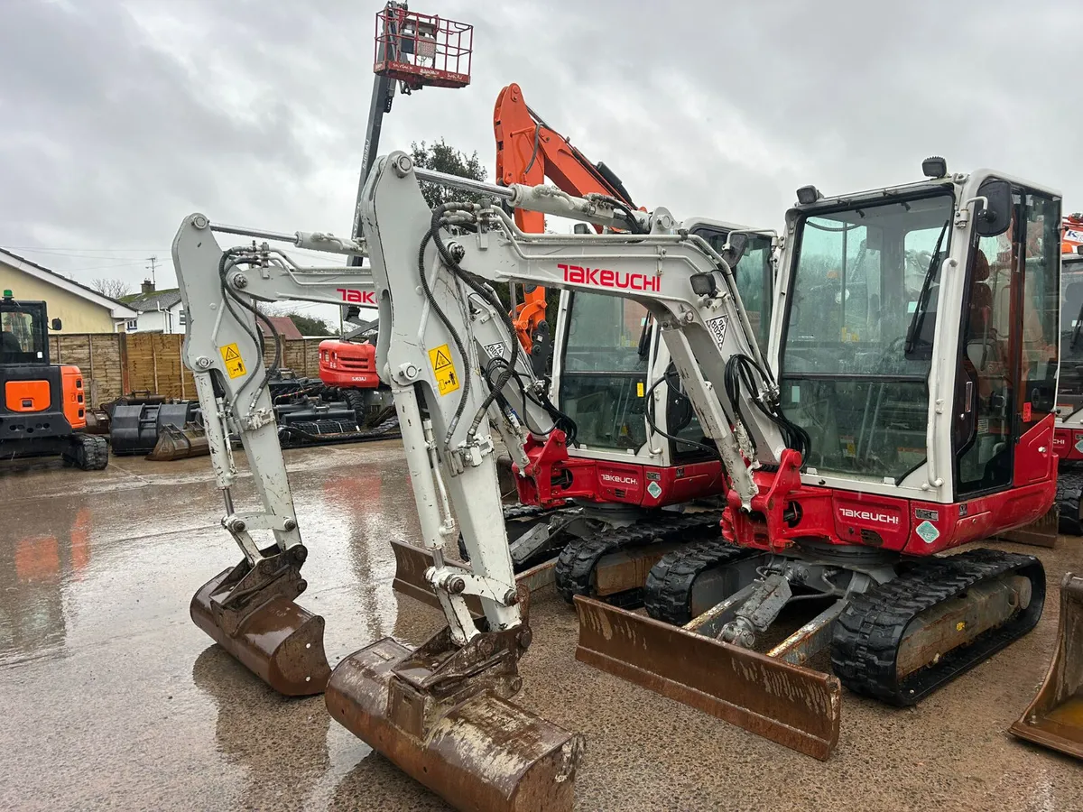 Choice of 2 Takeuchi TB230 Year 2021 - Image 4