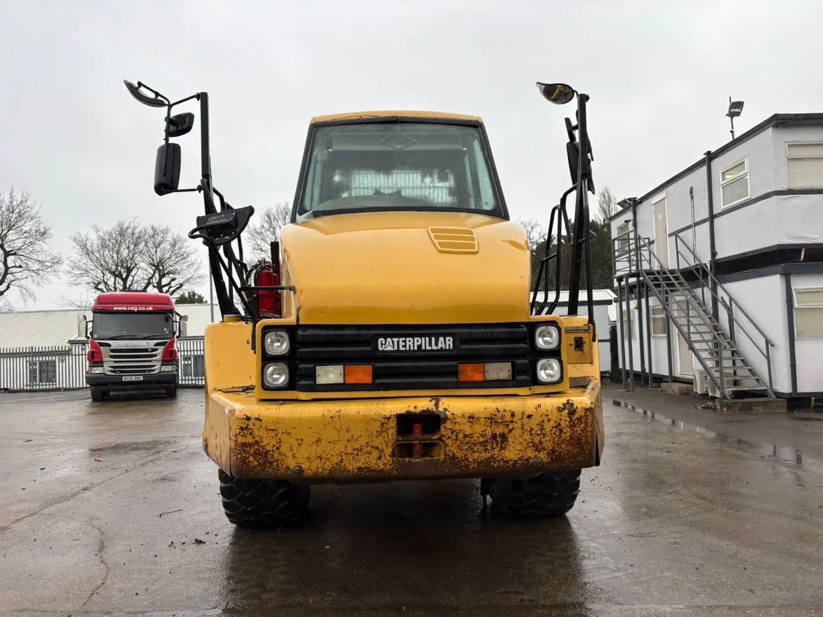CATERPILLAR 725 6X6 DUMPER - Image 3