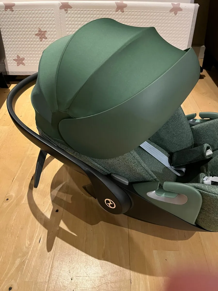 Almost New Cybex Cloud T Infant Car Seat - Image 1